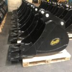 digging buckets inside geith distribution hub