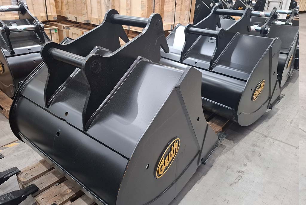 S60 Digging Buckets in Stock